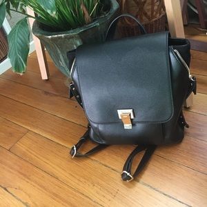 B A C K P A C K  |   Nine West | black